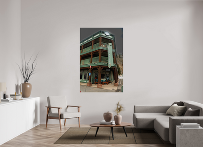 44 x 66″, Fotos Male Green Bridge building
