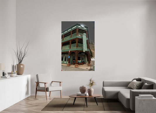 44 x 66″, Fotos Male Green Bridge building