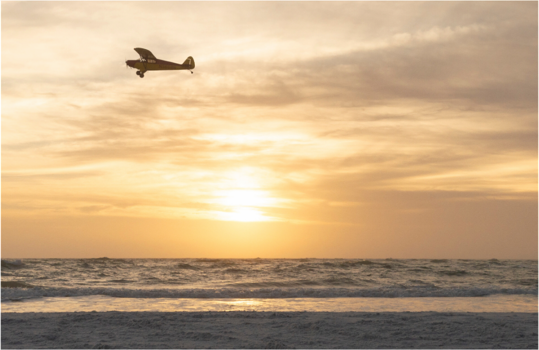 Main image Avión en la playa